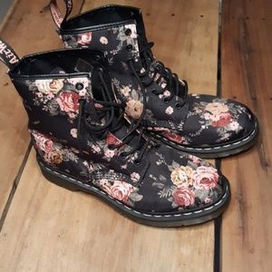 Doc Martens Rose Floral 11
